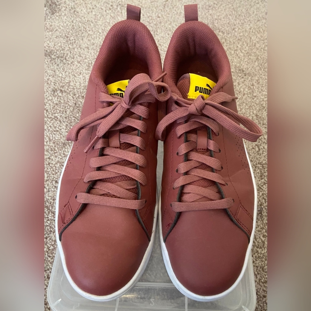 Beautiful puma sneakers